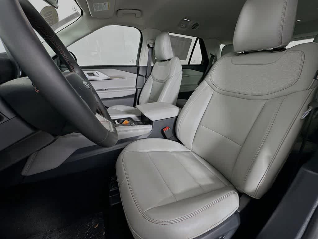 new 2025 Ford Explorer car, priced at $40,250