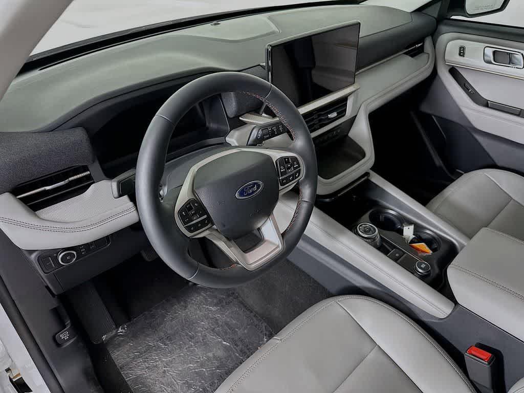 new 2025 Ford Explorer car, priced at $40,250