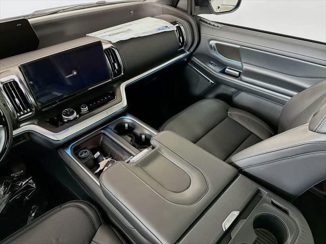new 2025 Ford Expedition car, priced at $76,941