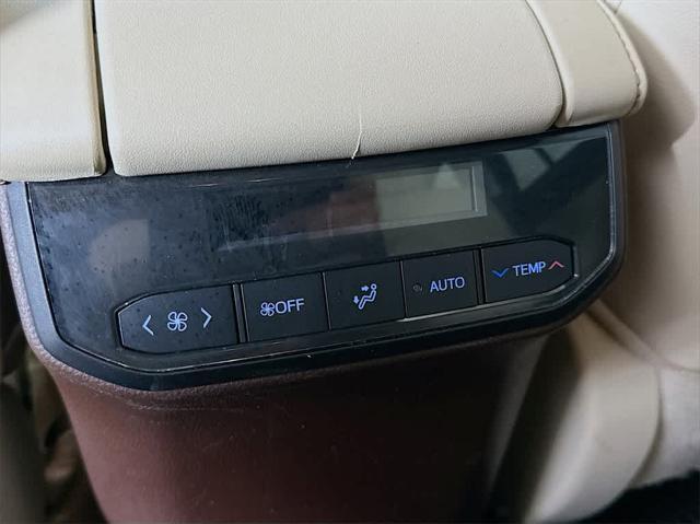 used 2020 Toyota Highlander car, priced at $28,408