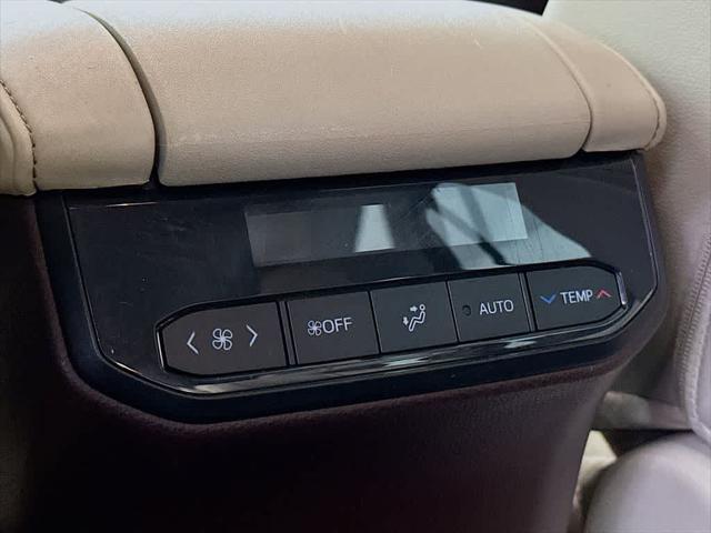 used 2020 Toyota Highlander car, priced at $31,821