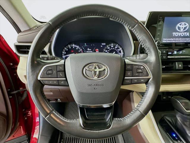 used 2020 Toyota Highlander car, priced at $31,821