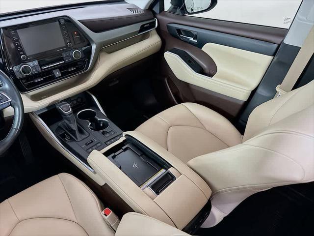 used 2020 Toyota Highlander car, priced at $31,821