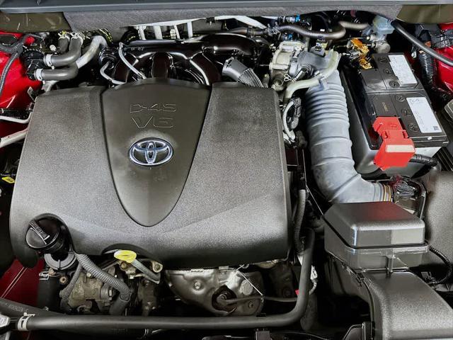 used 2020 Toyota Highlander car, priced at $31,821