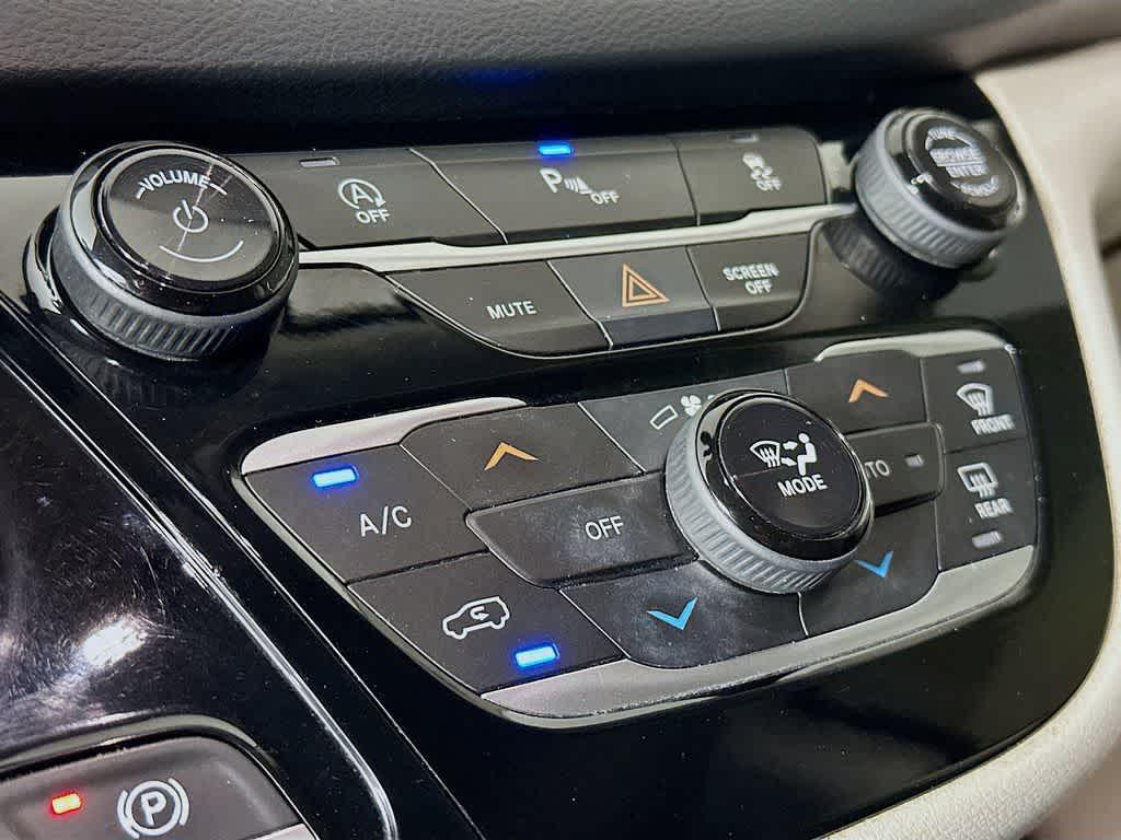 used 2020 Chrysler Pacifica car, priced at $12,813