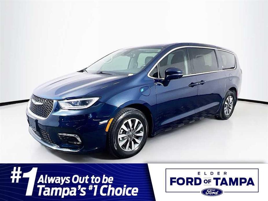 used 2022 Chrysler Pacifica Hybrid car, priced at $23,911