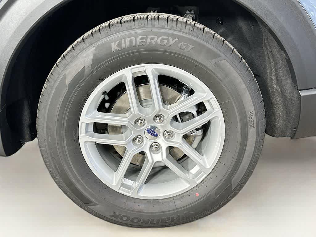new 2025 Ford Explorer car, priced at $39,160