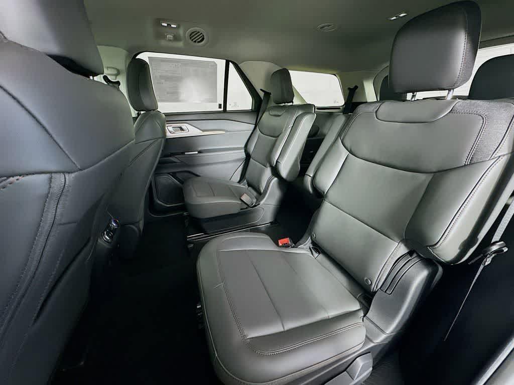 new 2025 Ford Explorer car, priced at $39,160