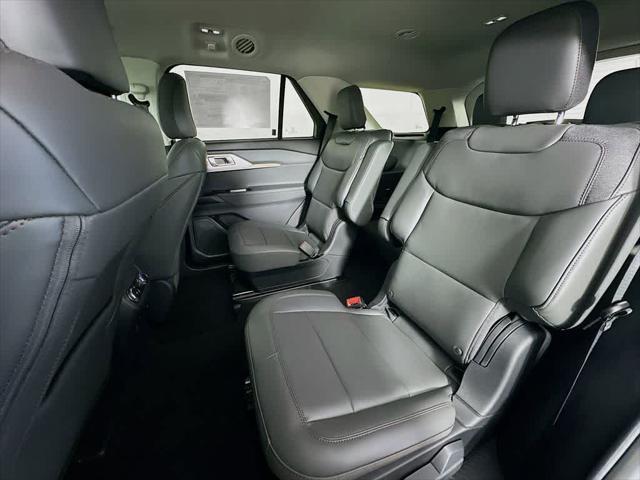 new 2025 Ford Explorer car, priced at $40,987