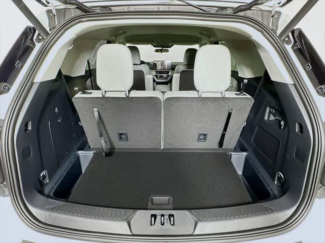 new 2025 Ford Explorer car, priced at $40,467