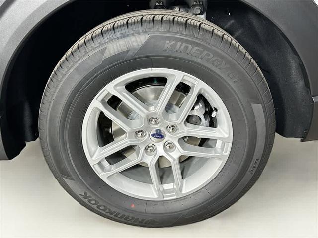 new 2025 Ford Explorer car, priced at $40,927