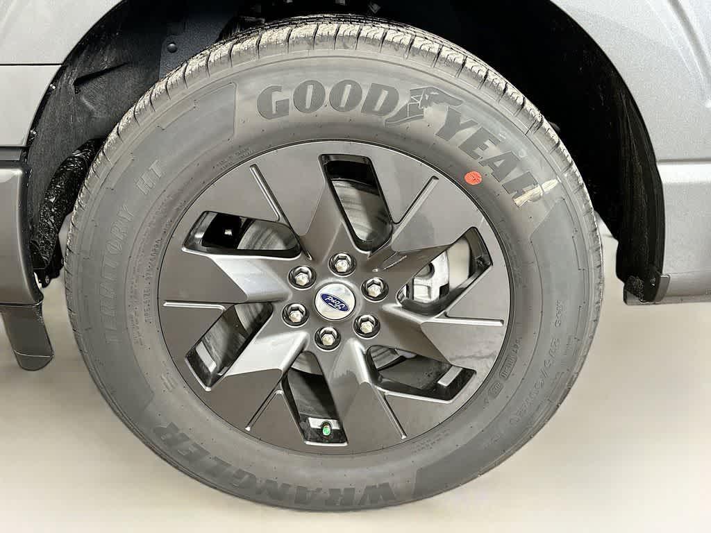 new 2025 Ford F-150 car, priced at $42,272