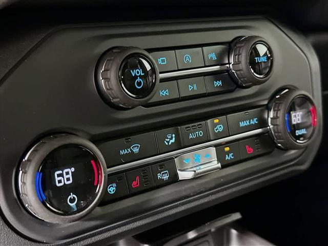 new 2025 Ford Bronco car, priced at $48,728