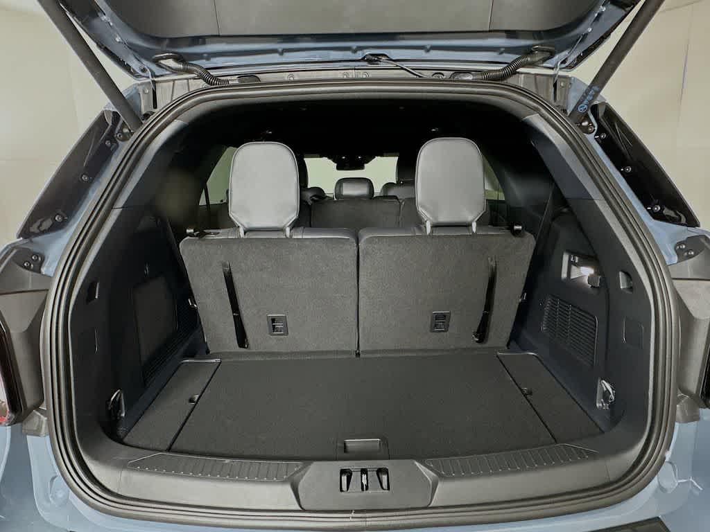 new 2025 Ford Explorer car, priced at $47,925