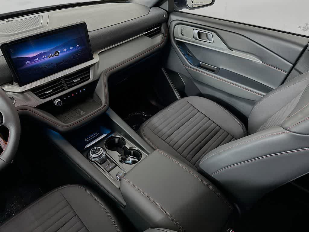 new 2025 Ford Explorer car, priced at $47,925