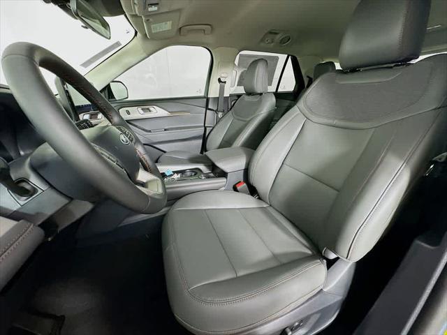 new 2025 Ford Explorer car, priced at $39,415