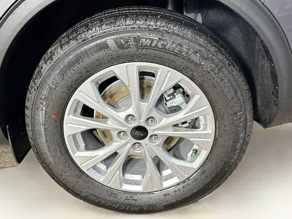 new 2025 Ford Escape car, priced at $25,439
