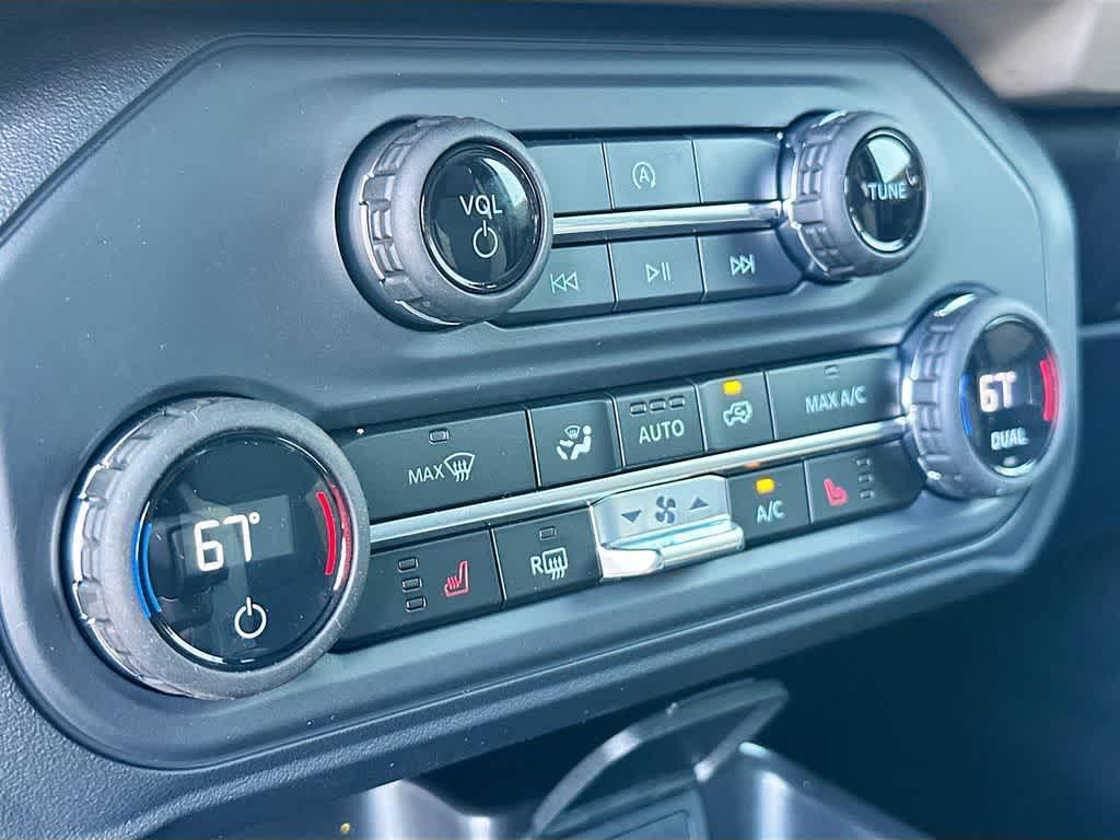 new 2025 Ford Bronco car, priced at $39,320