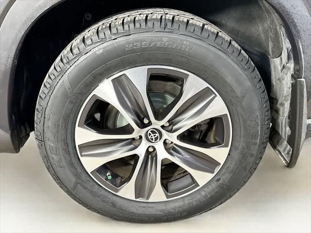 used 2021 Toyota Highlander car