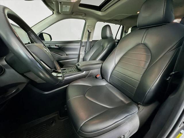 used 2021 Toyota Highlander car