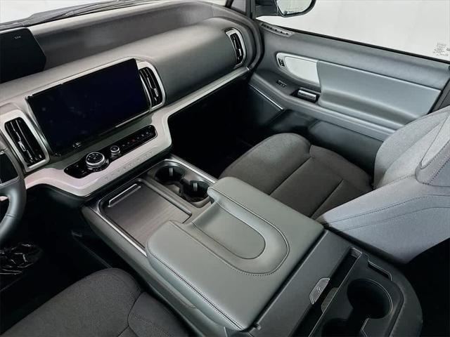 new 2025 Ford Expedition car, priced at $63,995