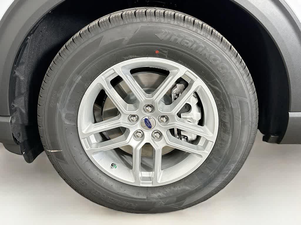 new 2025 Ford Explorer car, priced at $35,588