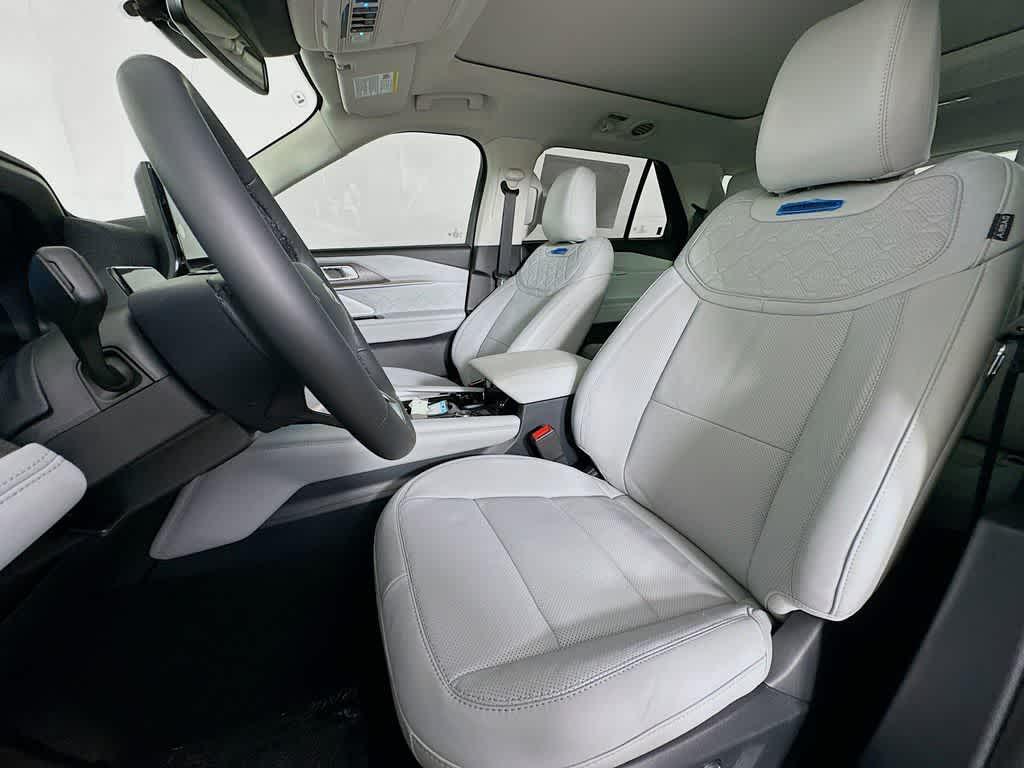 new 2025 Ford Explorer car, priced at $52,504