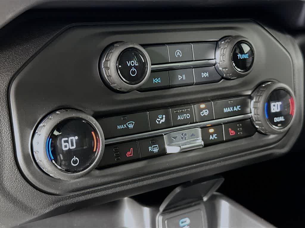 new 2025 Ford Bronco car, priced at $41,952