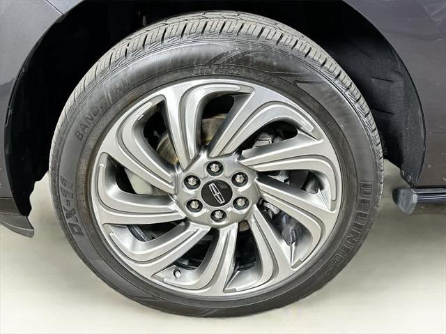 used 2022 Lincoln Navigator car, priced at $54,086