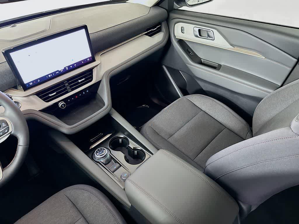 new 2025 Ford Explorer car, priced at $41,440