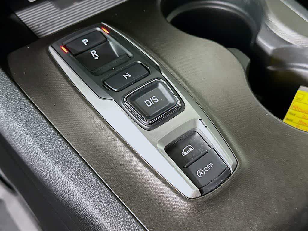 used 2022 Honda Pilot car, priced at $27,118