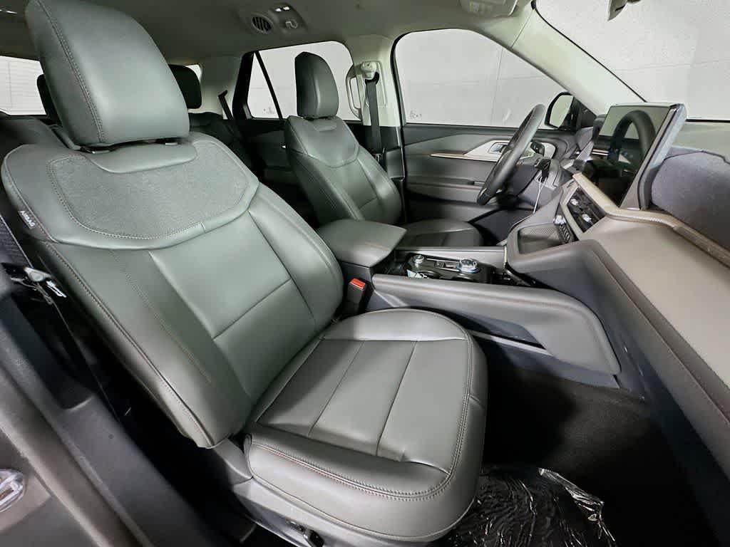 new 2025 Ford Explorer car, priced at $37,485