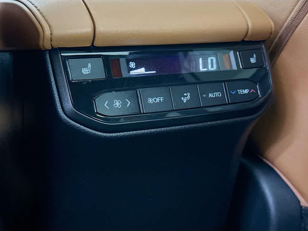 used 2023 Toyota Highlander car, priced at $38,667