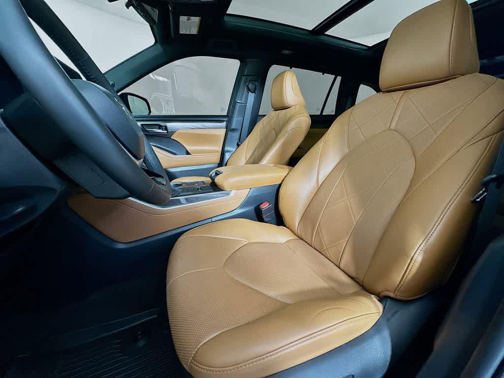 used 2023 Toyota Highlander car, priced at $38,667