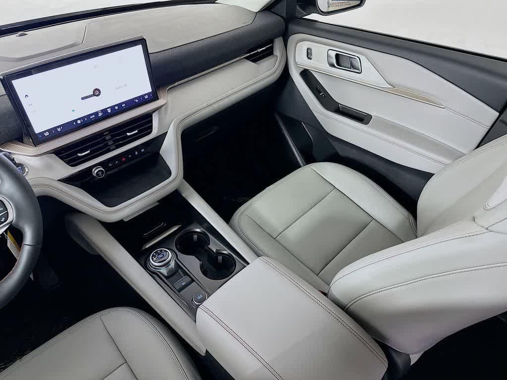 new 2025 Ford Explorer car, priced at $40,968