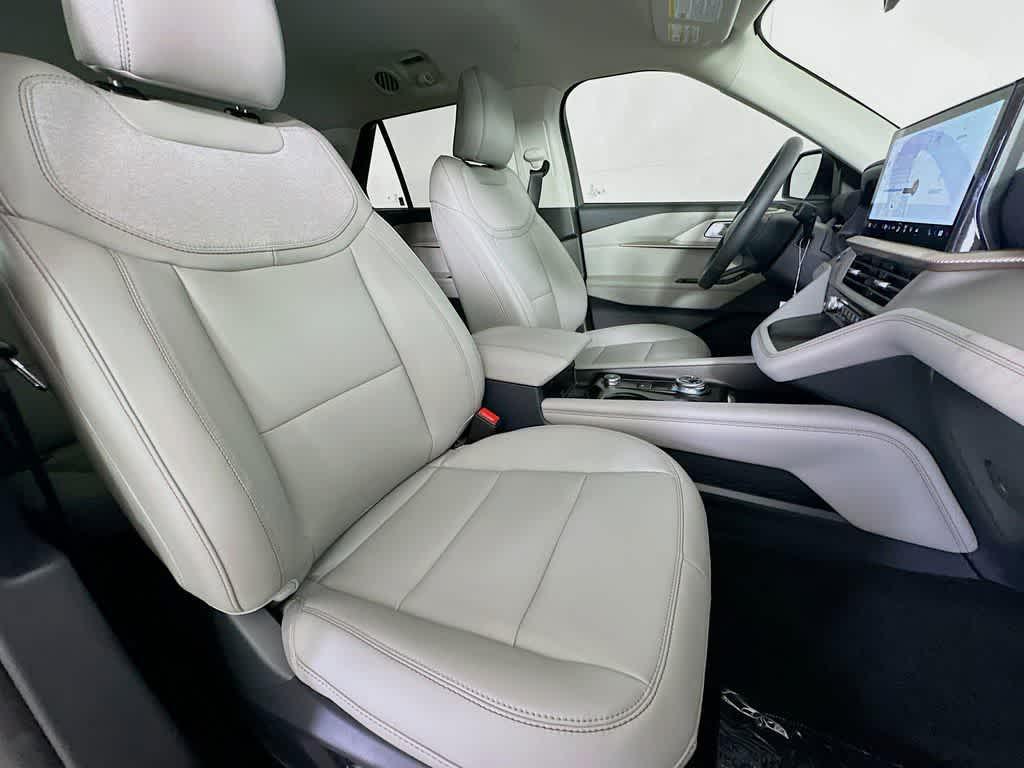 new 2025 Ford Explorer car, priced at $40,968