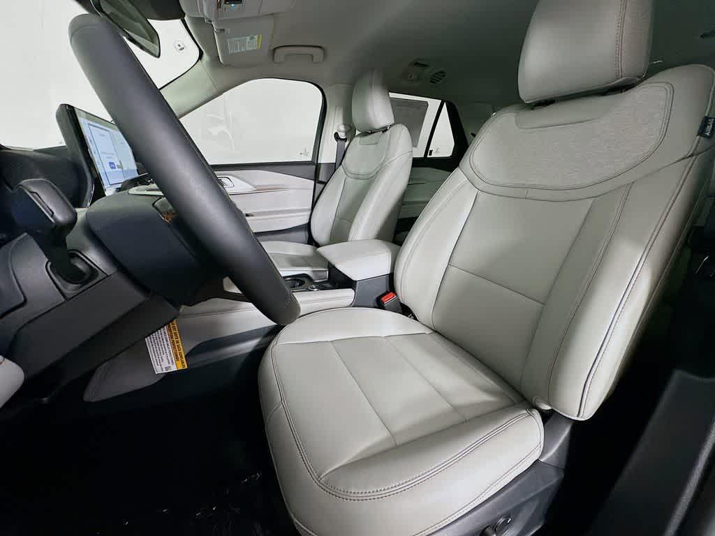 new 2025 Ford Explorer car, priced at $40,968