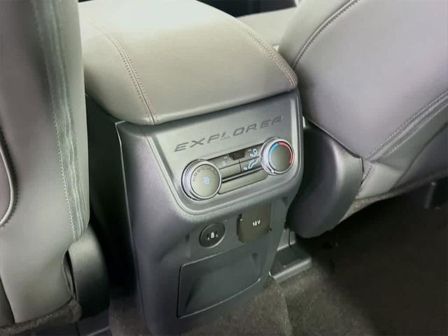new 2025 Ford Explorer car, priced at $40,321