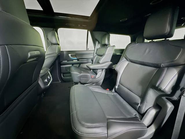 new 2025 Ford Expedition car, priced at $75,995