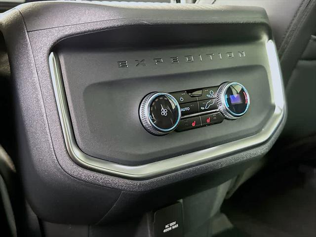 new 2025 Ford Expedition car, priced at $75,995