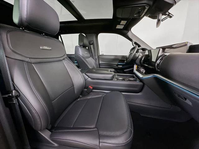 new 2025 Ford Expedition car, priced at $75,995