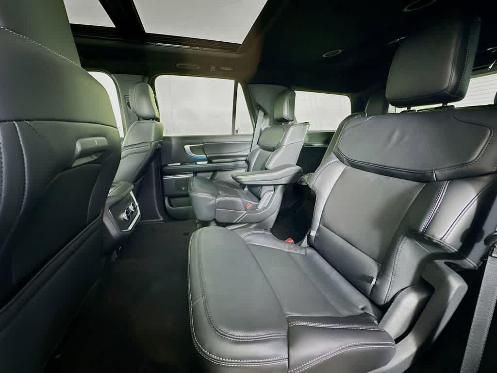 new 2025 Ford Expedition car, priced at $71,196
