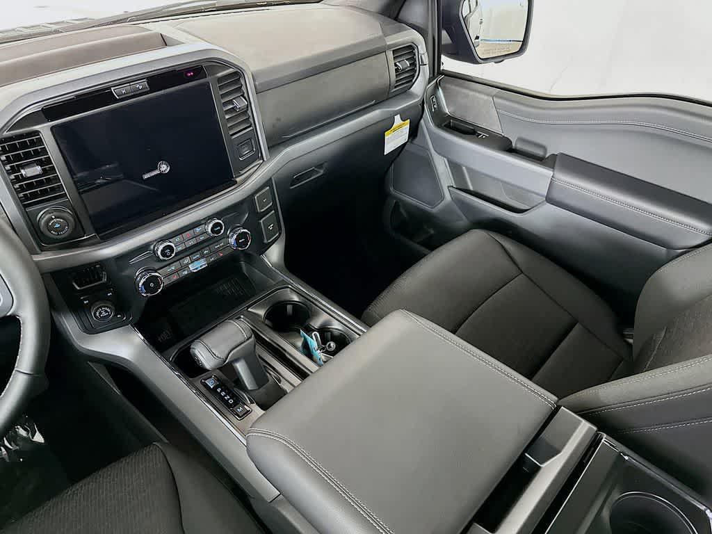 new 2025 Ford F-150 car, priced at $52,270