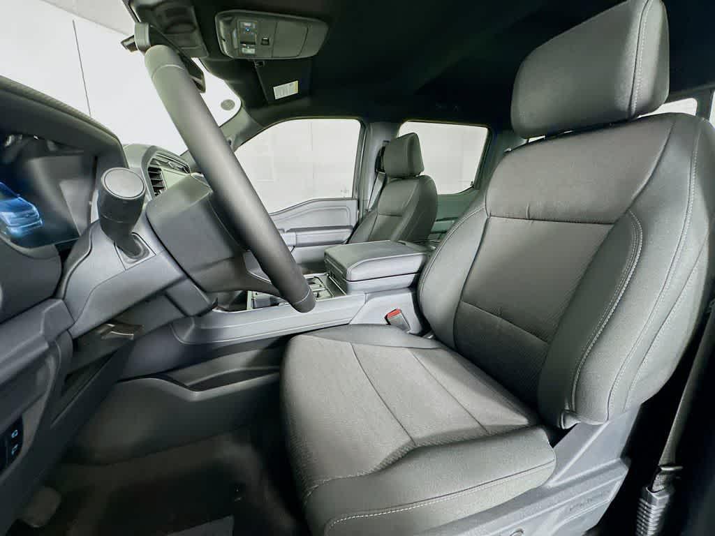 new 2025 Ford F-150 car, priced at $52,270