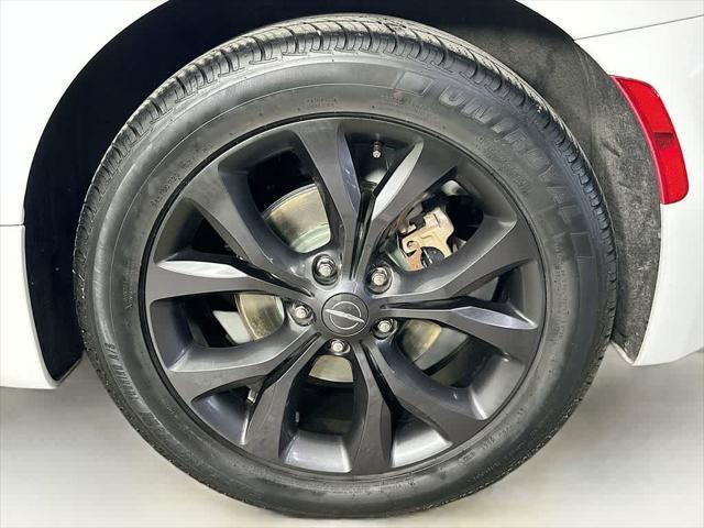 used 2019 Chrysler Pacifica car