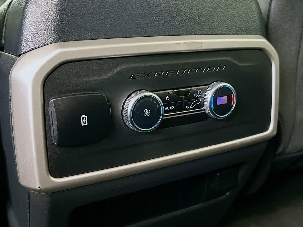 used 2024 Ford Expedition car, priced at $43,859