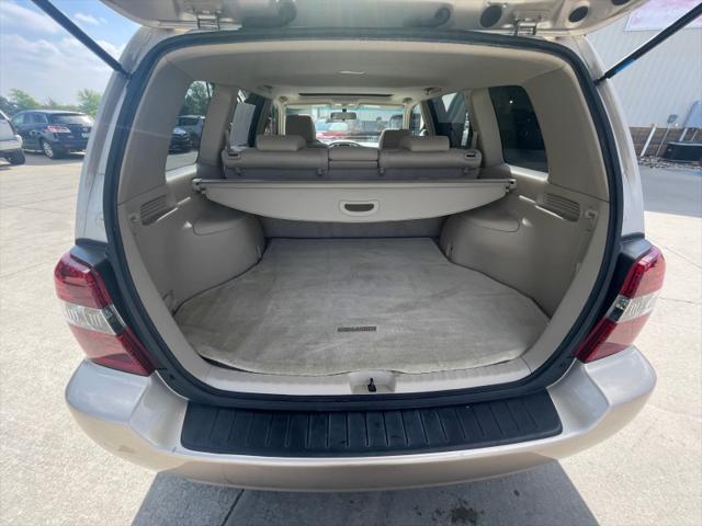 used 2007 Toyota Highlander car, priced at $9,999