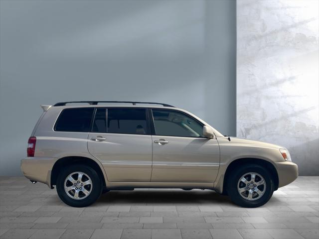 used 2007 Toyota Highlander car, priced at $9,999