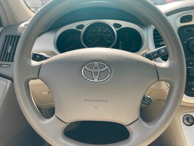 used 2007 Toyota Highlander car, priced at $9,999