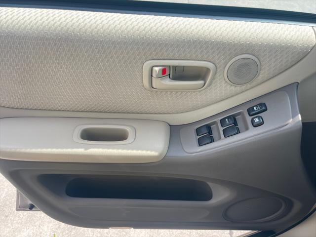 used 2007 Toyota Highlander car, priced at $9,999
